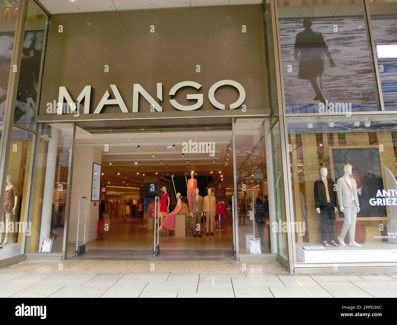 Negozio di abbigliamento mango a Francoforte sul meno, Germania Foto Stock