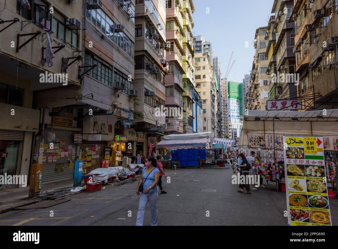 Mong Kok, Hong Kong 03 novembre 2021: Tung Choi Street, Ladies Market Foto Stock