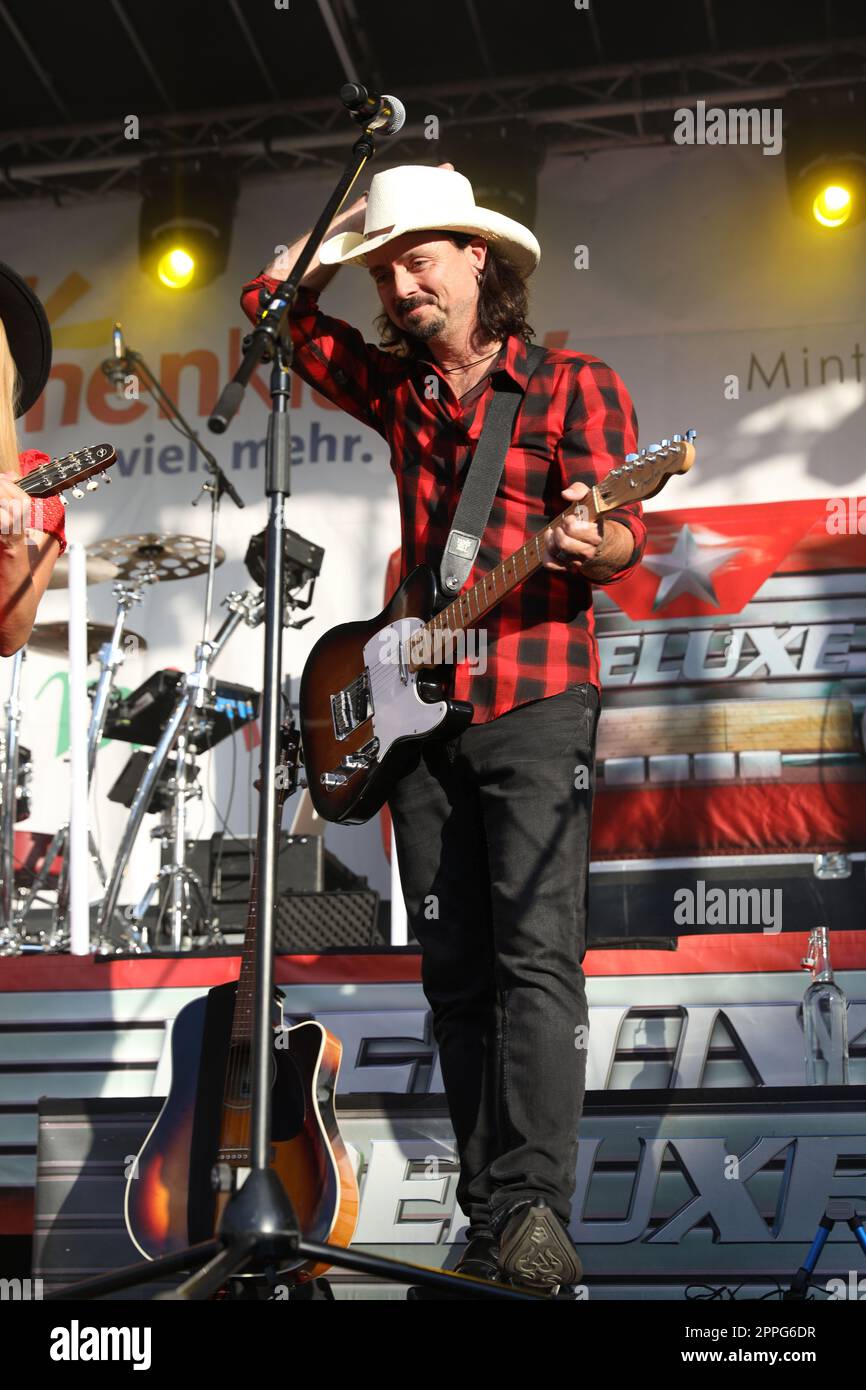 Più di parole con Lanny Lanner, Sonnenklar.TV Schlager trifft Pop, Margarethenhoehe, Essen, 06.08.2022 Foto Stock