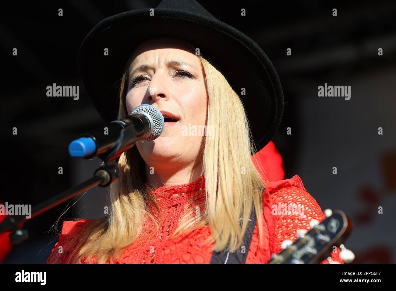 Più di parole con Stefanie Hertel,Sonnenklar.TV Schlager trifft Pop,Margarethenhoehe,Essen,06.08.2022 Foto Stock