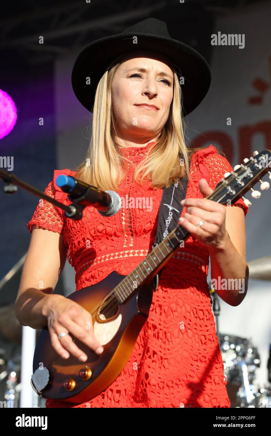 Più di parole con Stefanie Hertel,Sonnenklar.TV Schlager trifft Pop,Margarethenhoehe,Essen,06.08.2022 Foto Stock