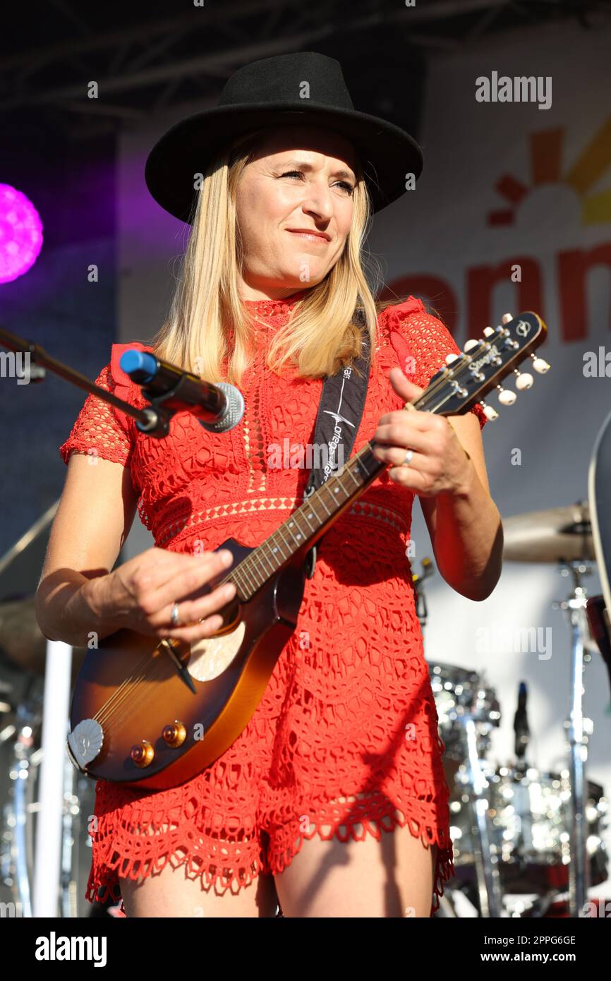 Più di parole con Stefanie Hertel,Sonnenklar.TV Schlager trifft Pop,Margarethenhoehe,Essen,06.08.2022 Foto Stock