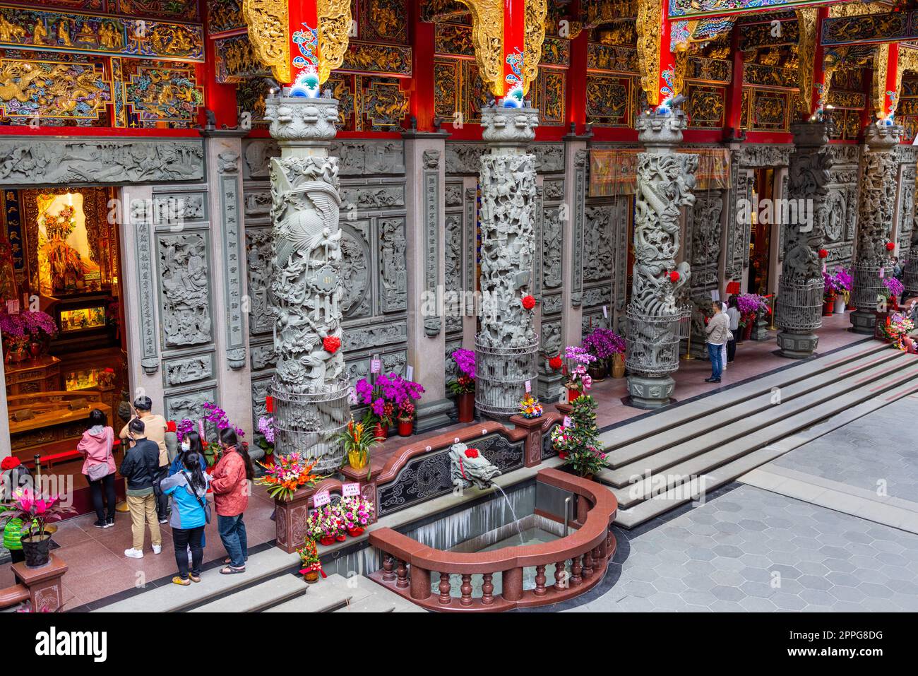 New Taipei, Taiwan 19 aprile 2022: Tempio buddista della montagna di Zhulin Foto Stock