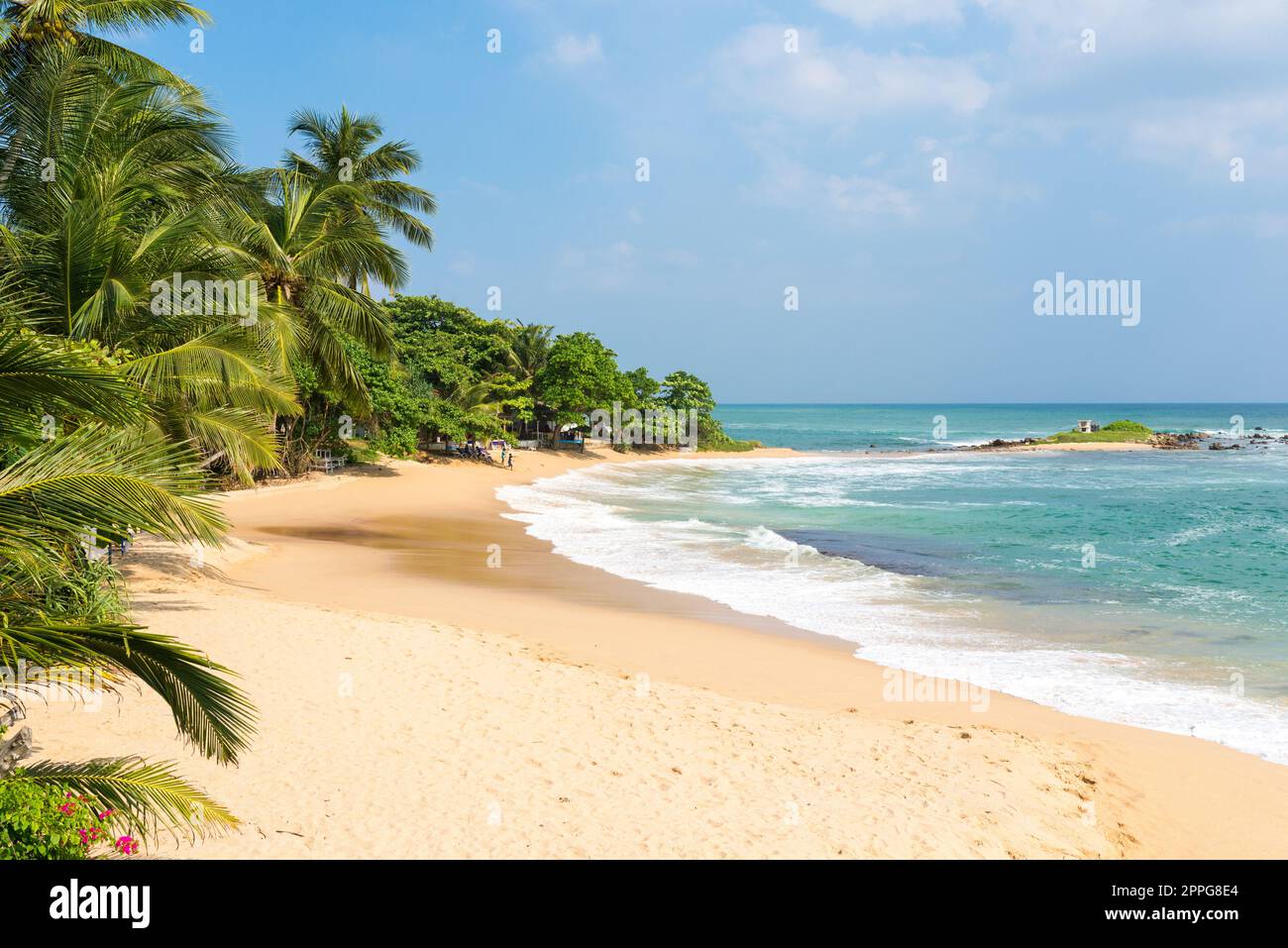 La spiaggia di Pallikudawa a Tangalle, nella provincia meridionale dello Sri Lanka Foto Stock