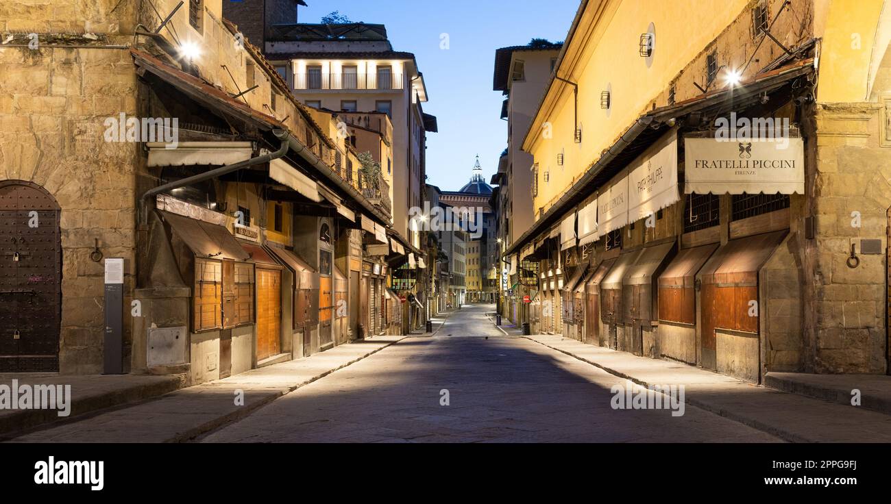 Ponte vecchio - Ponte Vecchio - di notte a Firenze, Italia. Foto Stock
