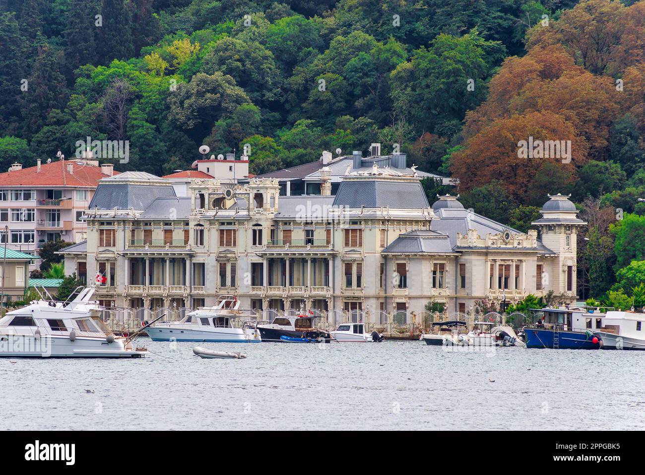 Consolato egiziano, situato a Bebek, Istanbul, Turchia, sul lato europeo dello stretto del Bosforo Foto Stock