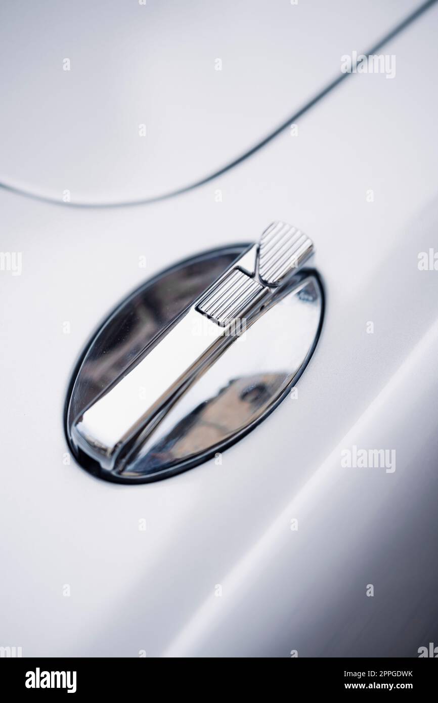Tappo del serbatoio del carburante per auto d'epoca con fessura per chiave Foto Stock