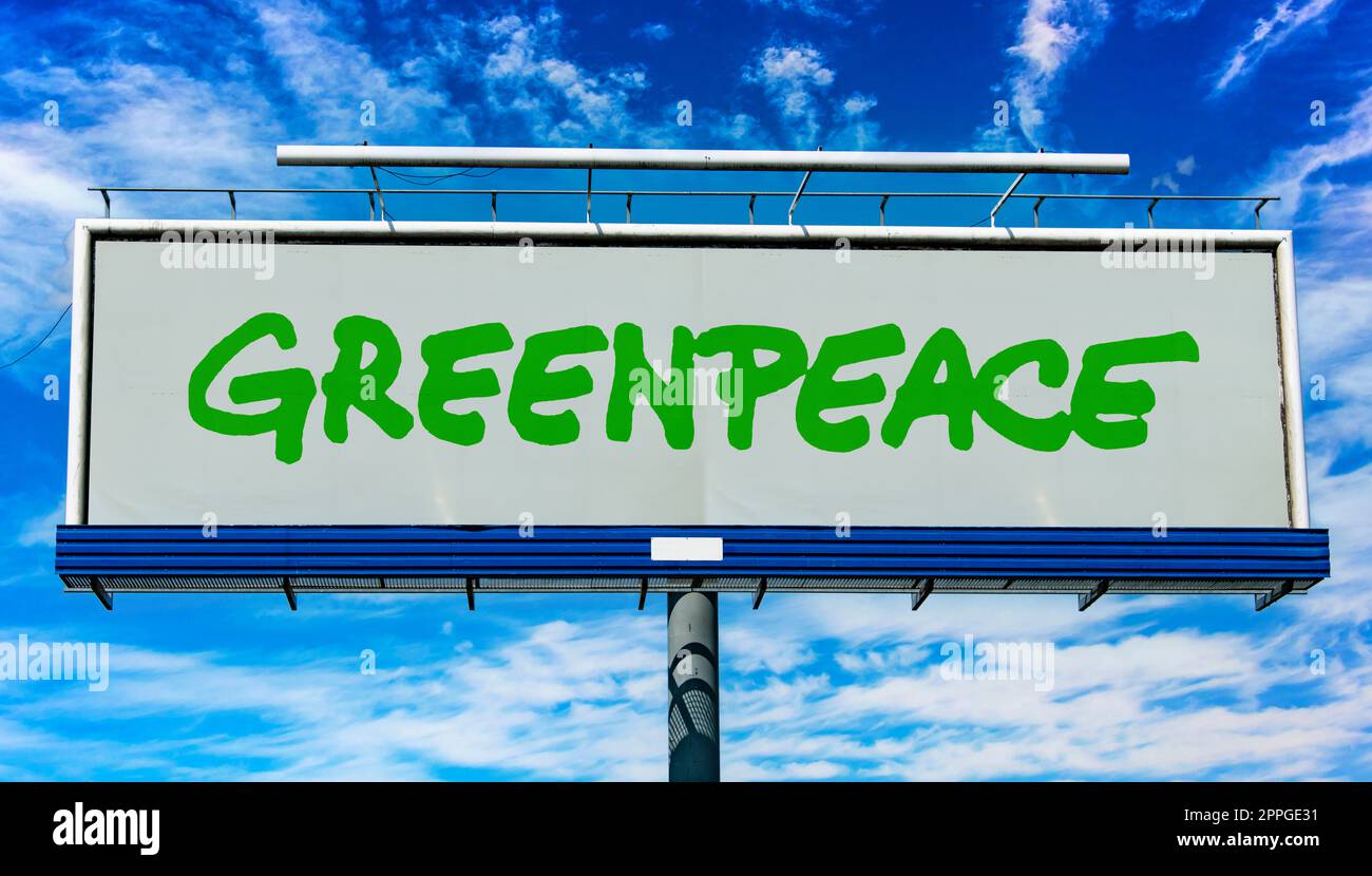 Cartellone pubblicitario con logo di Greenpeace Foto Stock