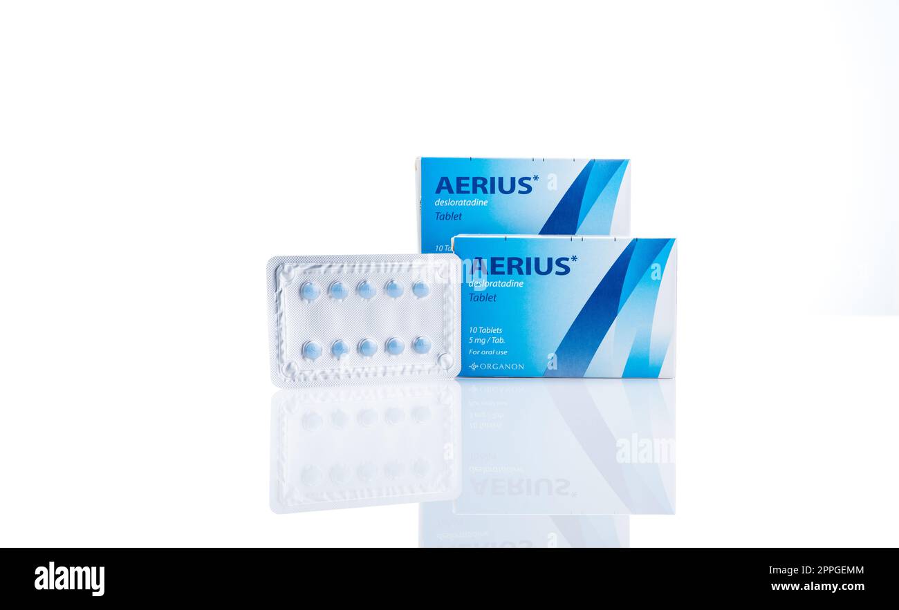 CHONBURI, THAILANDIA-18 OTTOBRE 2022: Aerius con imballaggio. Pillola di compresse di desloratadina. Prodotto di Organon. Farmaco antistaminico per alleviare la rinite allergica e l'orticaria. Farmaci prescritti. Foto Stock