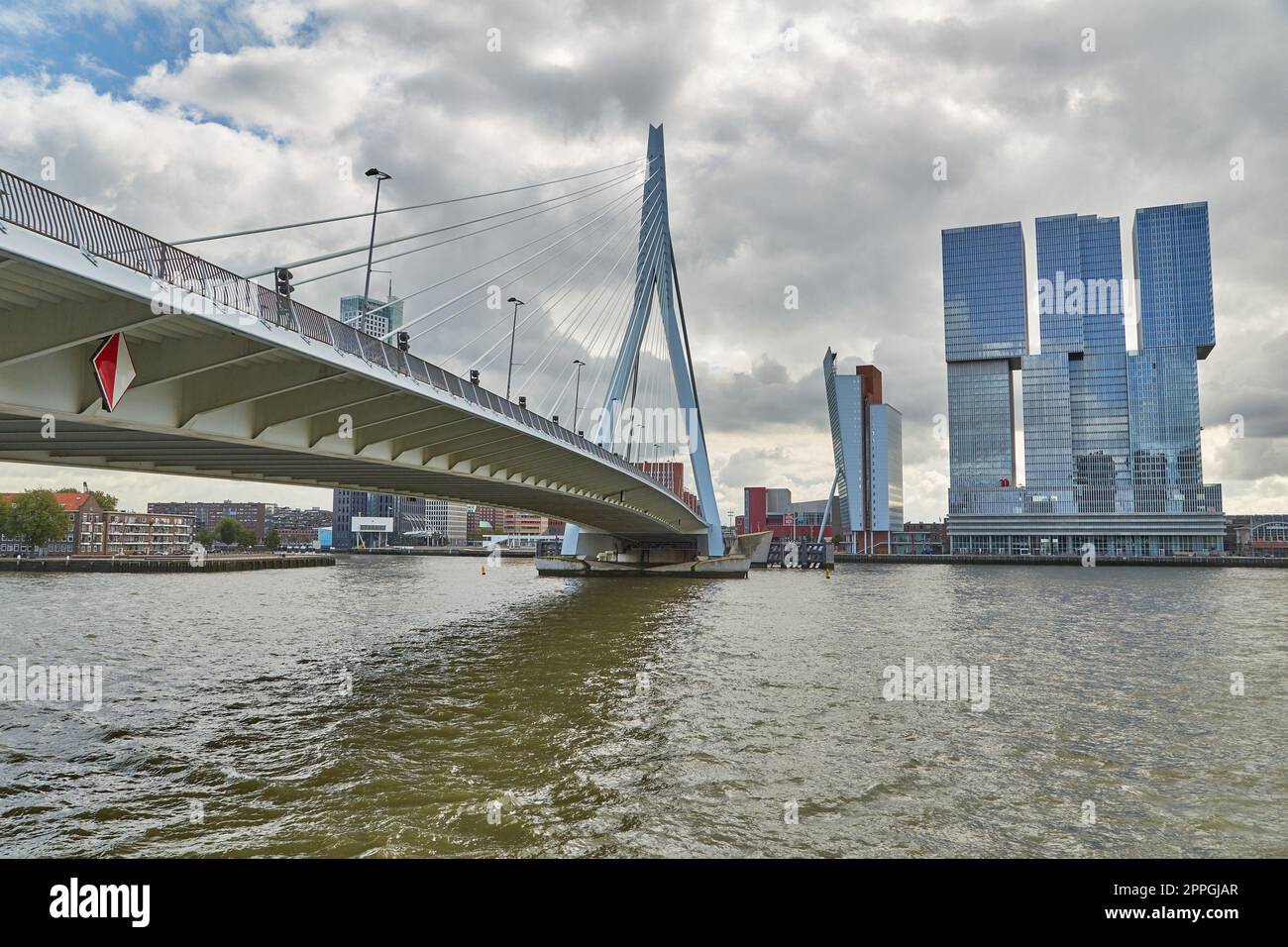 Tour panoramico di Rotterdam vicino al centro, gita in barca Foto Stock