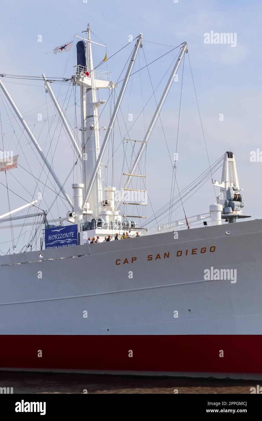 Amburgo, Germania, 27 agosto 2022, splendida vista sulla famosa nave Cap San Diego, il porto di Amburgo. Foto Stock