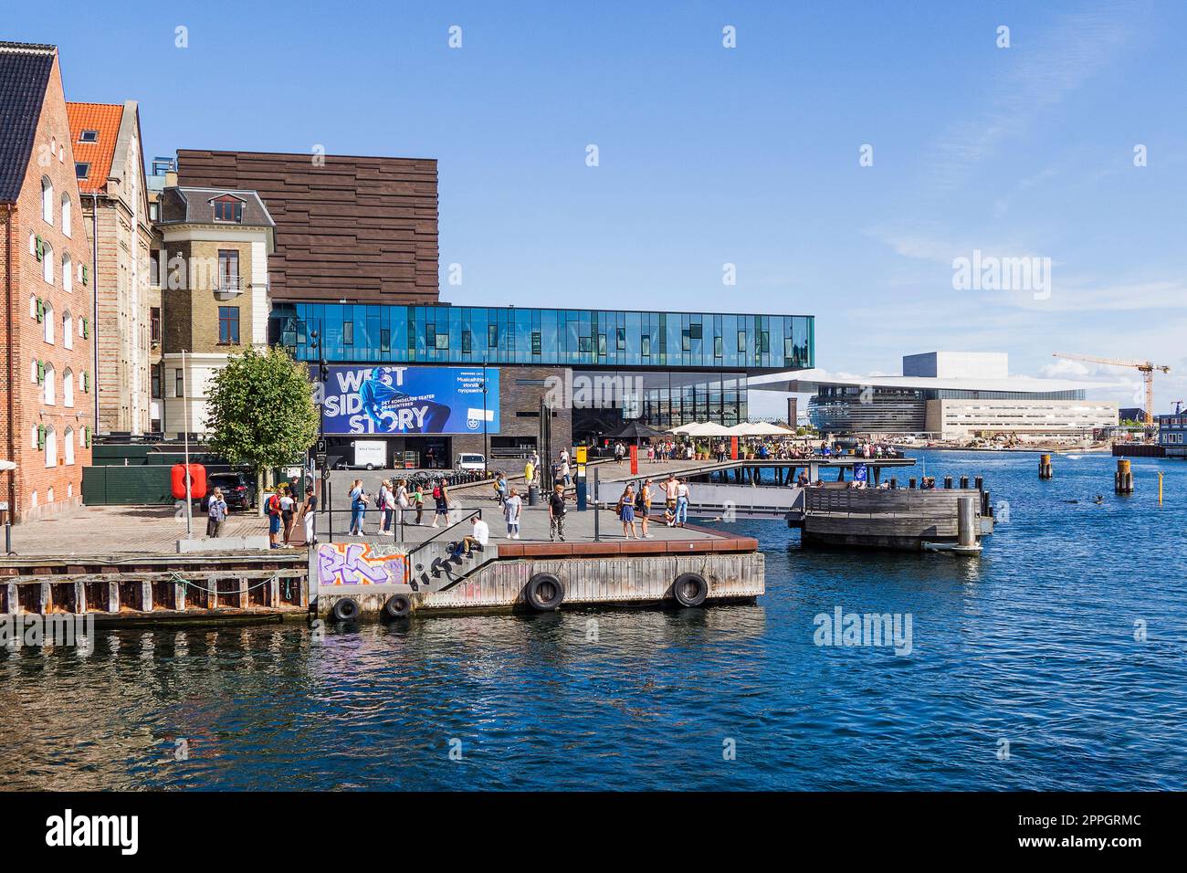 Danimarca, Copenaghen - Royal Danish Ballet School e The Playhouse nel Nyhavn Foto Stock