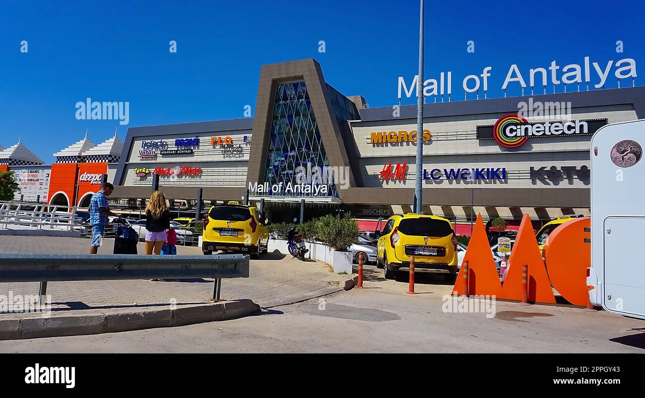 Antalya, Turchia - 17 settembre 2022: Il Mall of Antalya è uno dei centri commerciali più popolari della città di Antalya Foto Stock