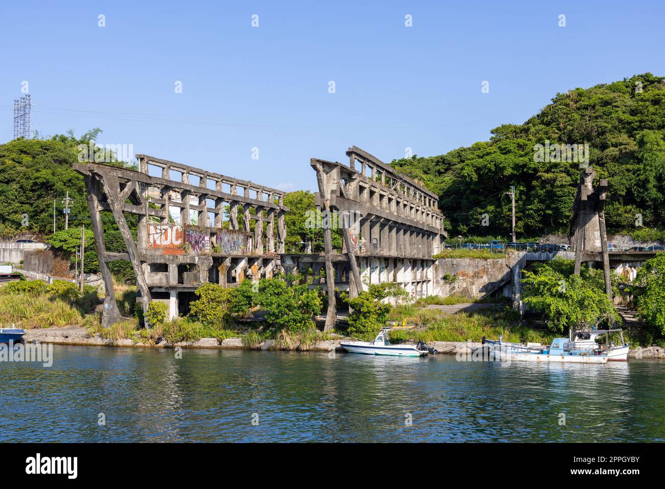 Keelung, Taiwan, 19 agosto 2022: Reliquie del cantiere navale di Agenna nel porto di Keelung Zhengbin Foto Stock