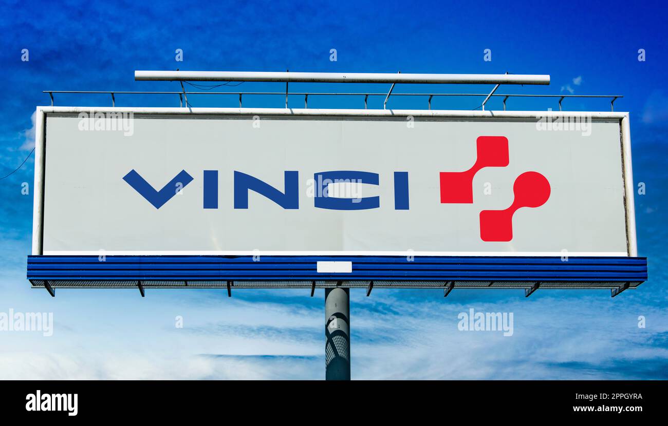 Cartellone pubblicitario con logo di Vinci Foto Stock