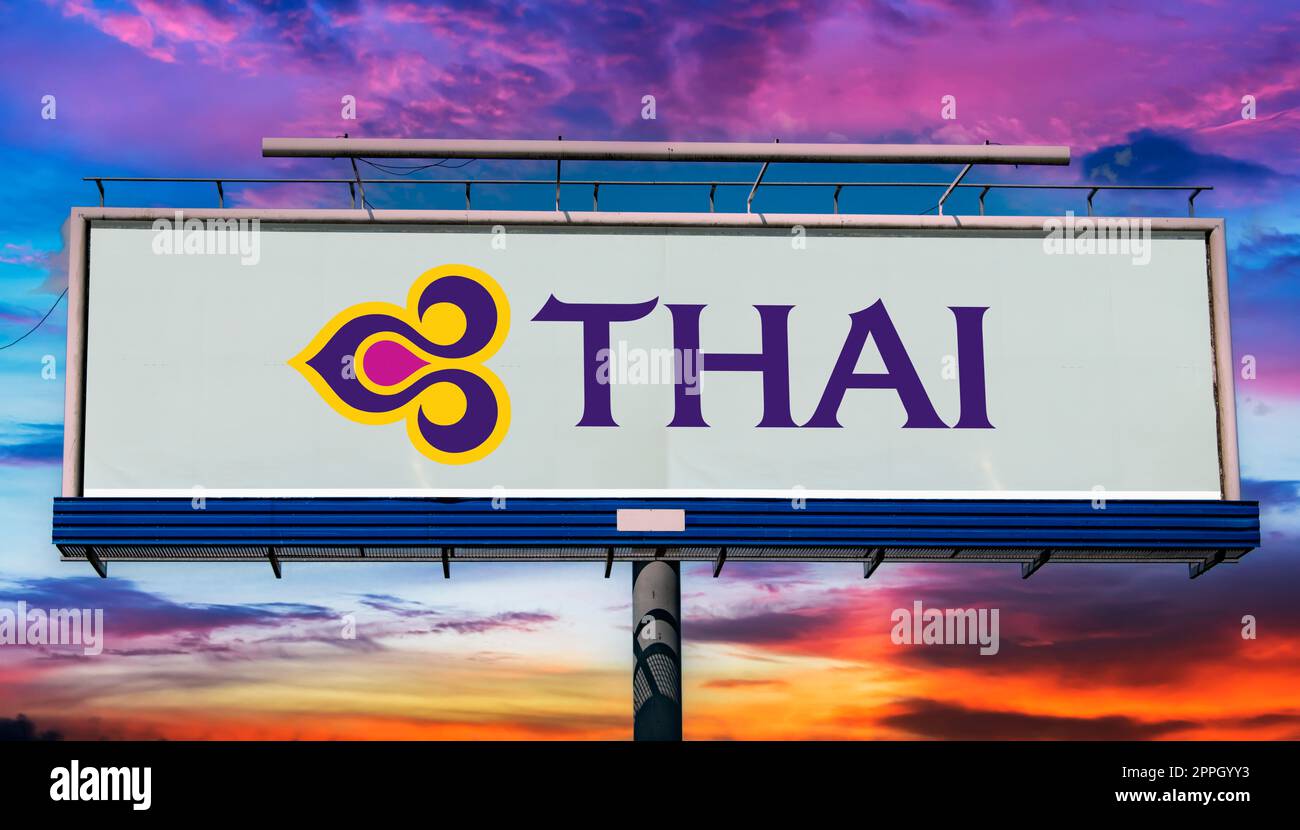 Cartellone pubblicitario con logo di Thai Airways Foto Stock