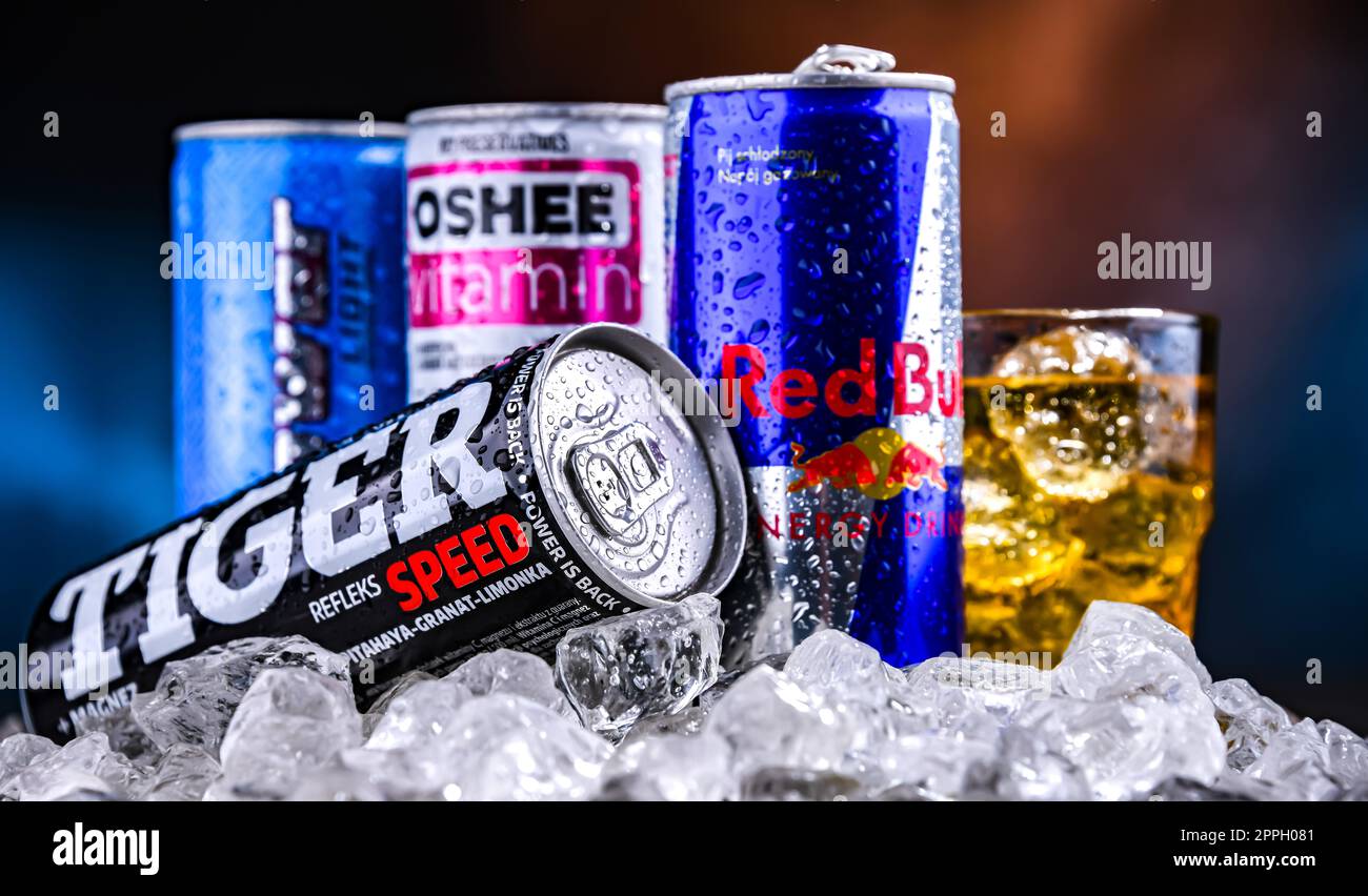 Lattine di bevande energetiche globali assortite Foto Stock