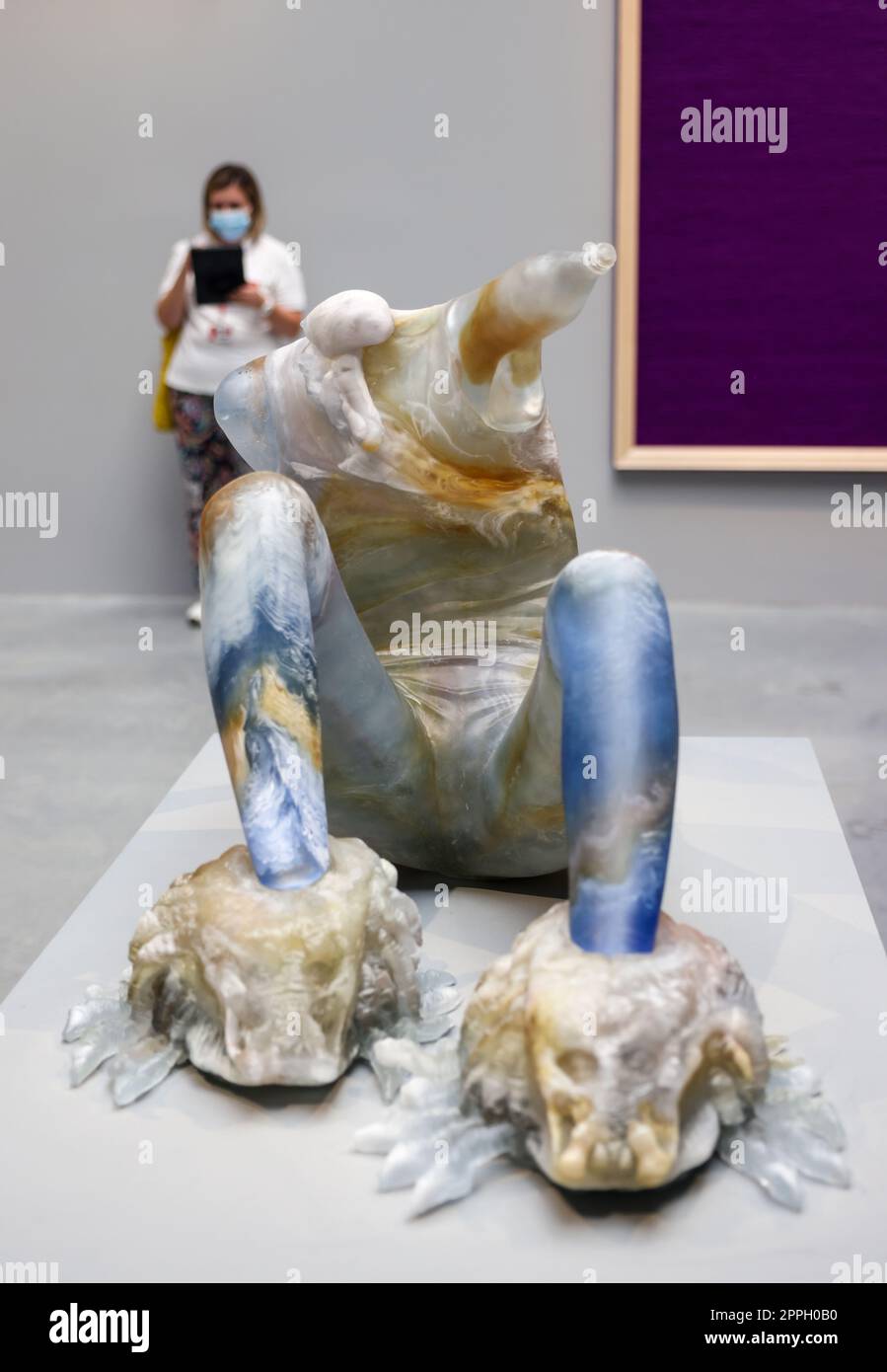 Sculture di Andra Ursuta, un'artista rumena esposta nel Padiglione centrale Foto Stock