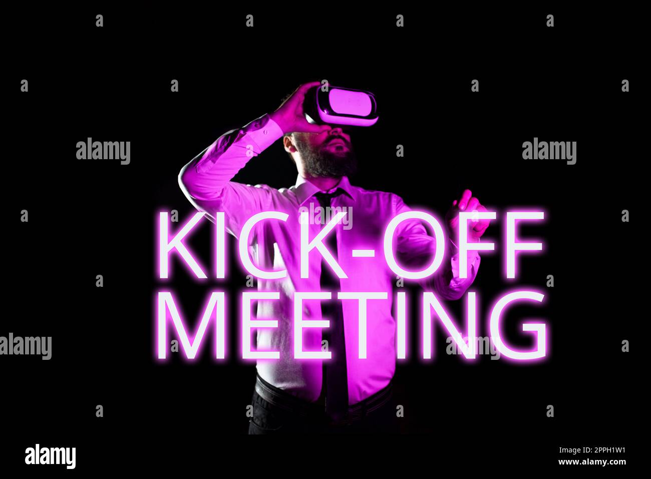 Testo che mostra la riunione di Kick Off di ispirazione. Internet Concept primo incontro con il team di progetto e il cliente Foto Stock