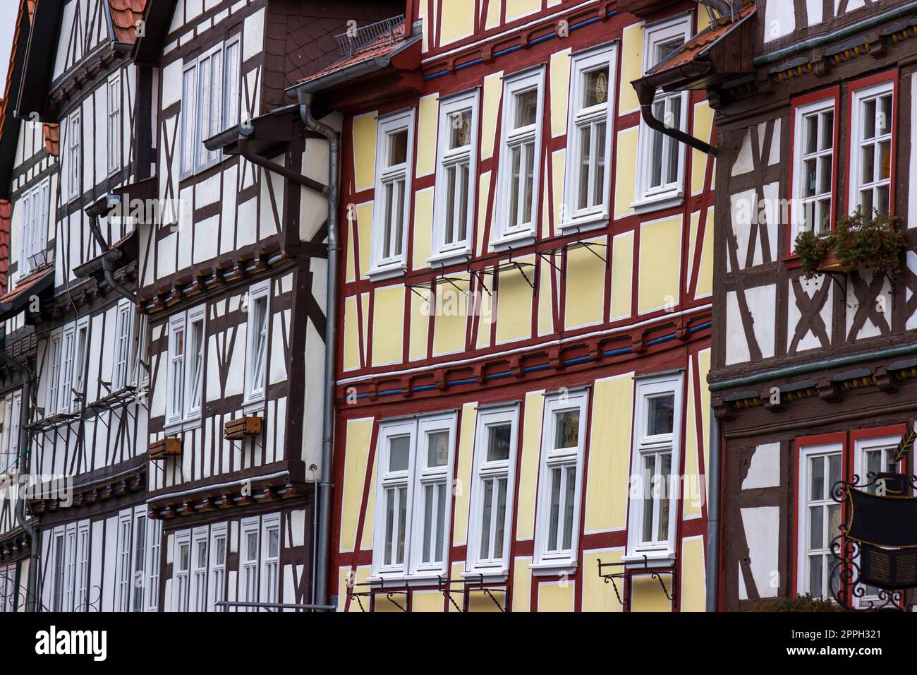 Case pittoresche a Bad Sooden-Allendorf, nella valle di Werra, in Germania Foto Stock
