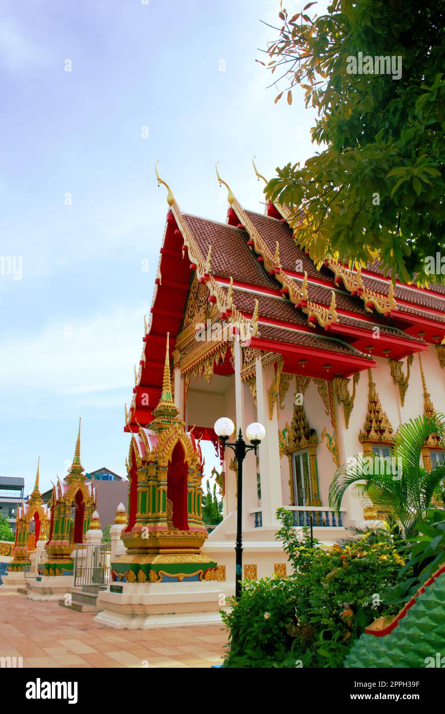 Cappella buddista al Wat Suwankiriket tempio della scuola di Karon, provincia di Phuket, Tailandia. Foto Stock