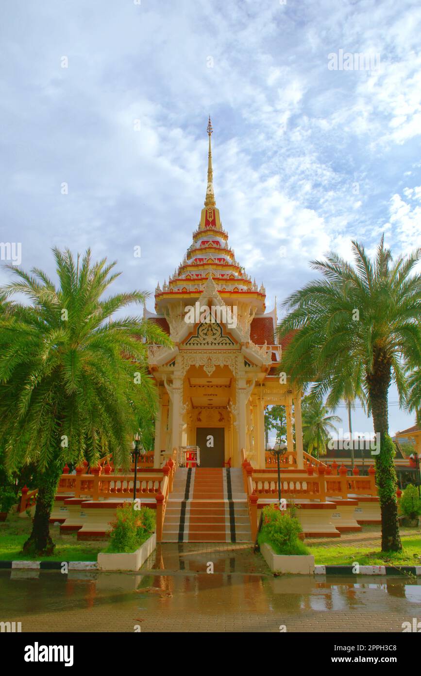 Cappella buddista al Wat Chalong tempio in Phuket, Tailandia. Foto Stock