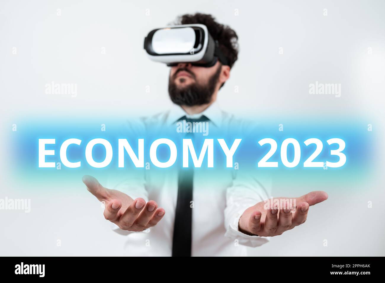 Didascalia concettuale Economia 2023. Panoramica aziendale Stato della ricchezza e delle risorse di un paese nel prossimo anno Foto Stock