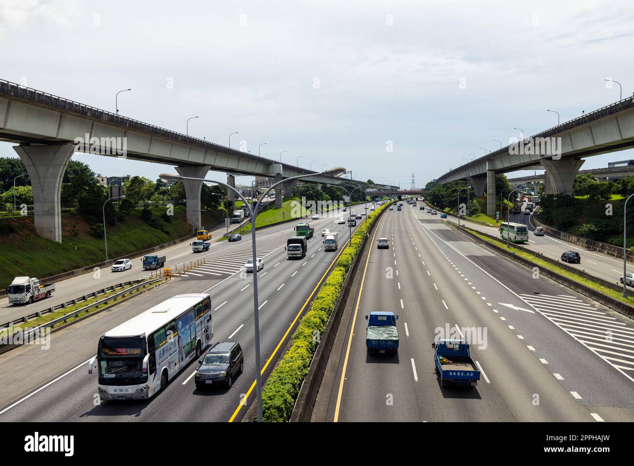 New Taipei, Taiwan 13 giugno 2022: National Freeway One a New Taipei, autostrada a Taipei di Taiwan Foto Stock