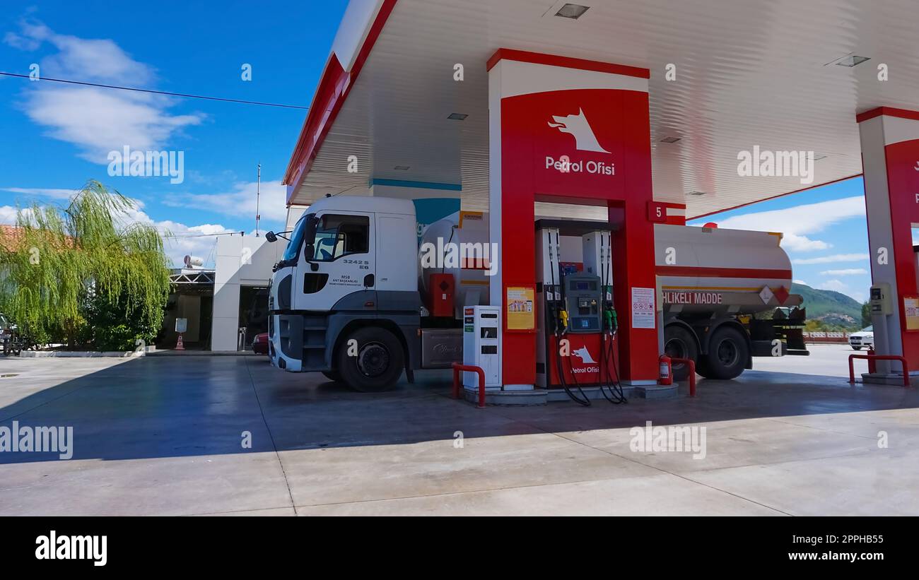 Marmaris, Turchia - 22 settembre 2022: Distributore di benzina Ofisi Foto Stock