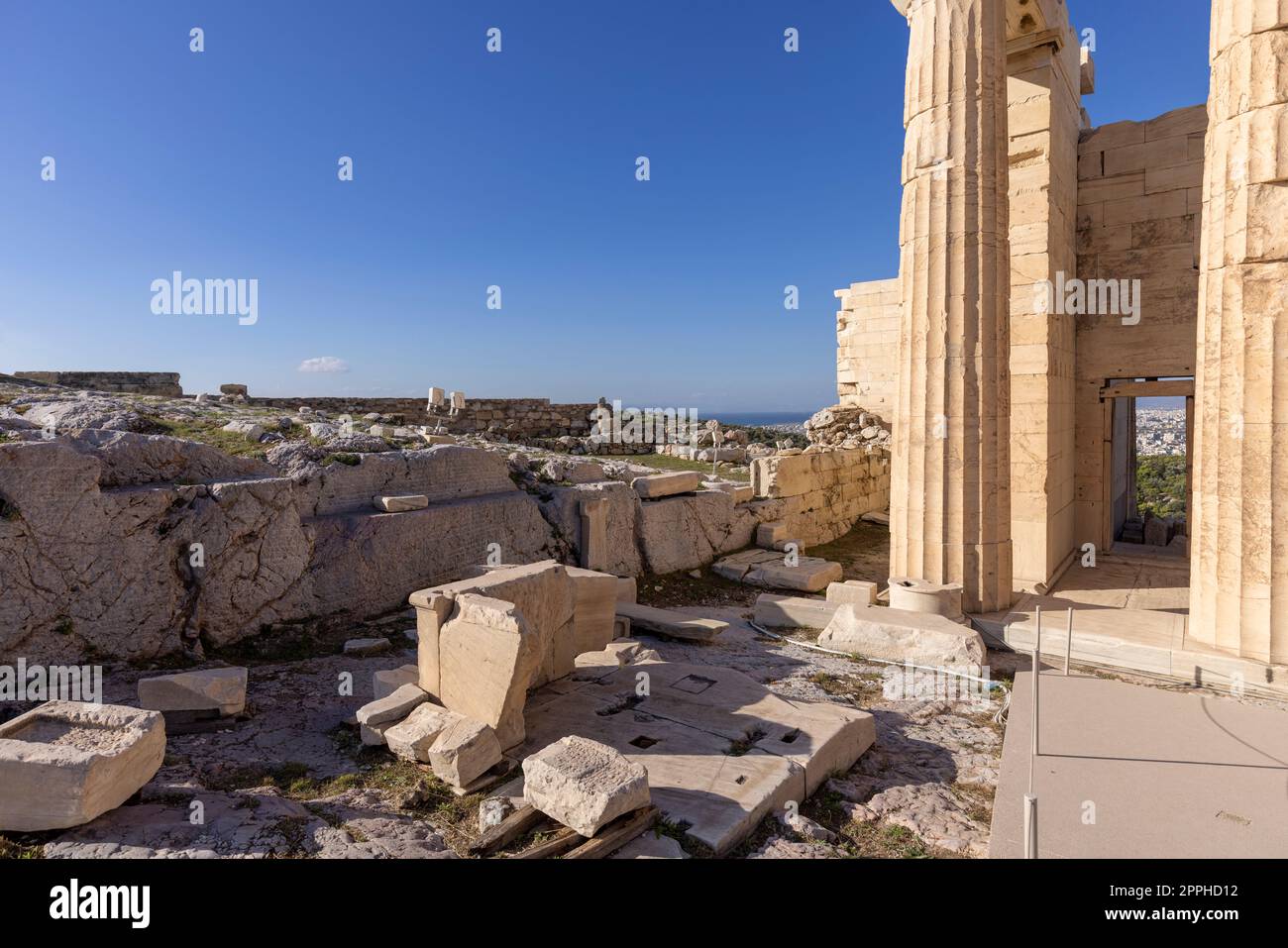 Propilaia, monumentale porta cerimoniale per l'Acropoli di Atene, Grecia Foto Stock