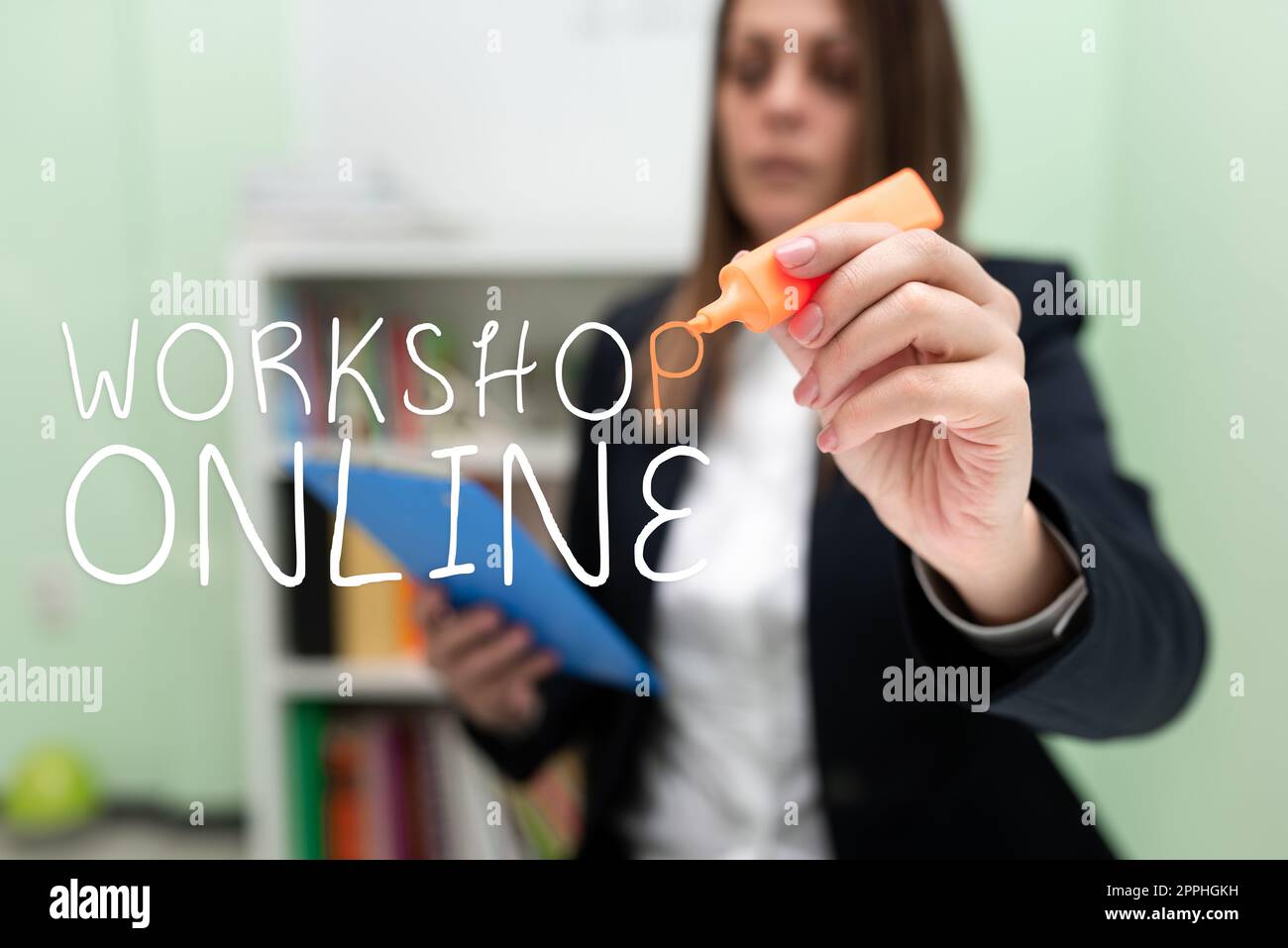 Manuale di testo Workshop online. Sala o edificio Internet in cui vengono prodotti riparati Foto Stock