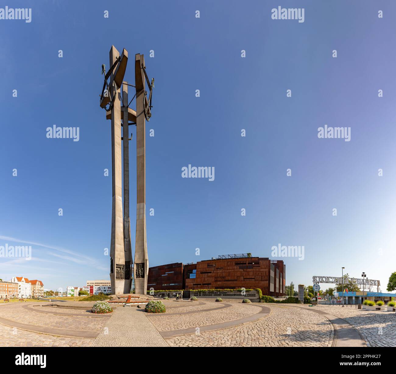 Monumento ai lavoratori dei cantieri navali caduti del 1970 e al Centro europeo di solidarietà Foto Stock