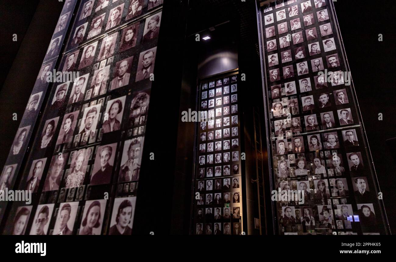 Ritratti delle vittime polacche nel Museo della seconda guerra mondiale Foto Stock
