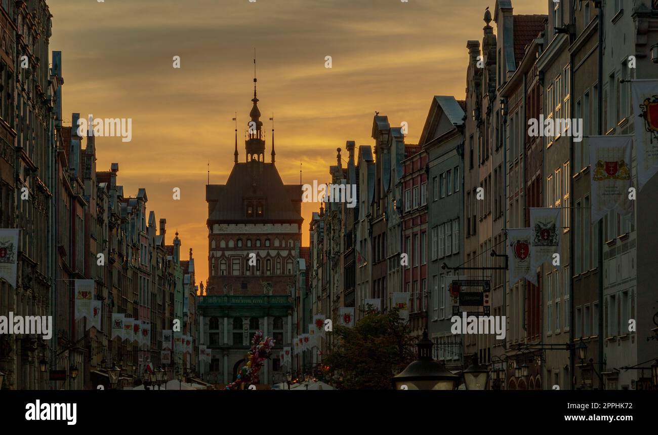 Long Street e Prison Tower al tramonto Foto Stock