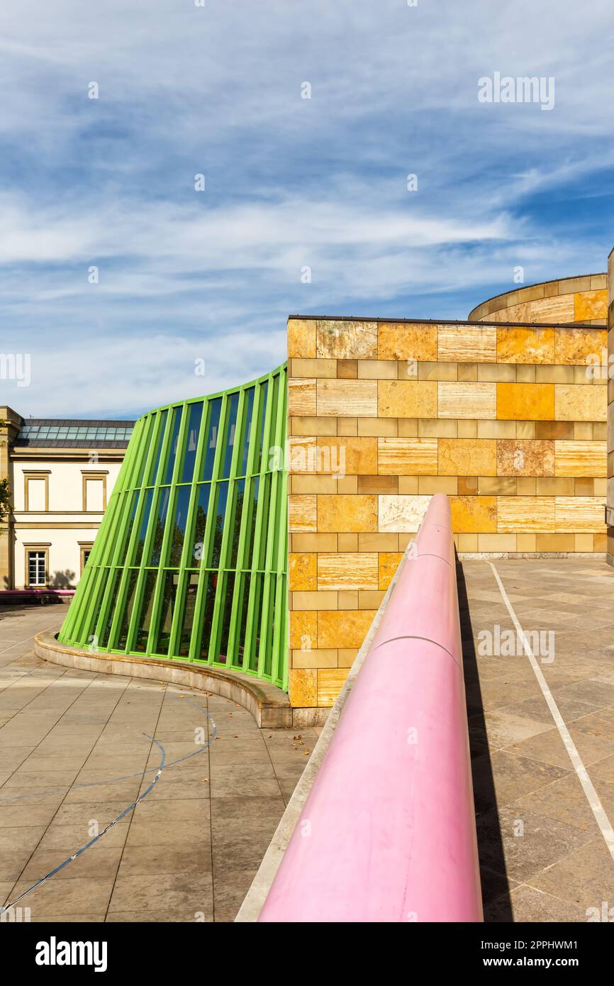 Stoccarda Neue Staatsgalerie nuova galleria di stato, architettura moderna, formato ritratto in Germania Foto Stock