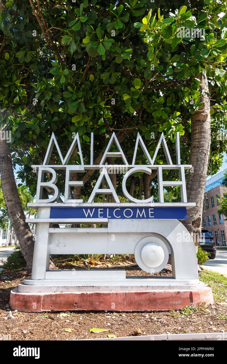 Miami Beach, in formato ritratto di viaggio, insegna in Florida, Stati Uniti Foto Stock
