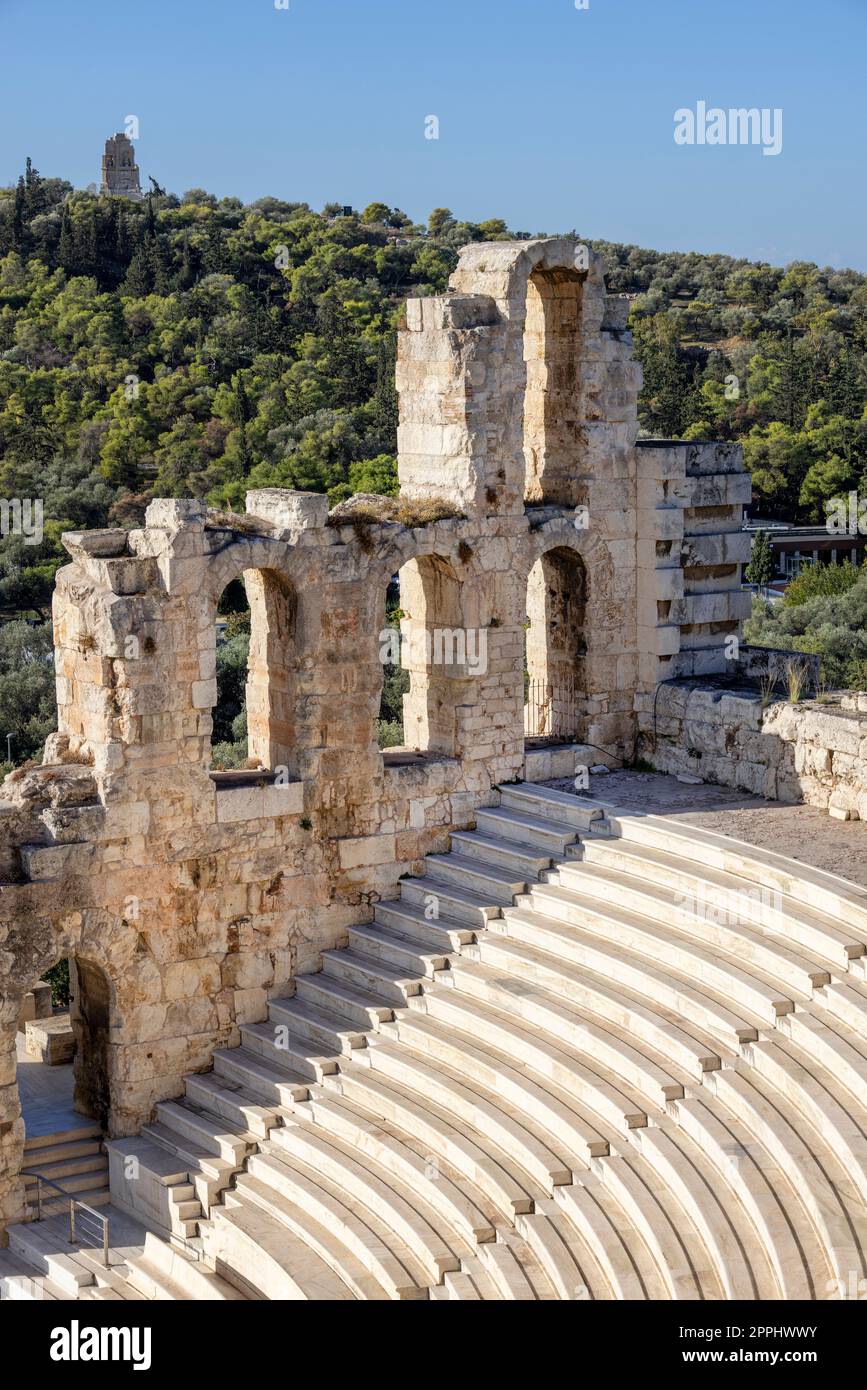 Teatro di Dioniso, resti dell'antico teatro greco situato sul versante meridionale della collina dell'Acropoli, Atene, Grecia Foto Stock