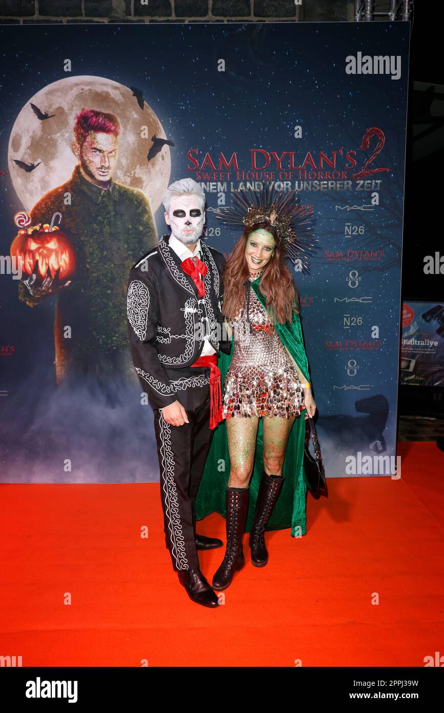 Dominik Stackmann, Anna Rossow, Sam Dylans 'Sweet House of Horror' Halloween Party, TeamEscape, Koeln, 27.10.2022 Foto Stock