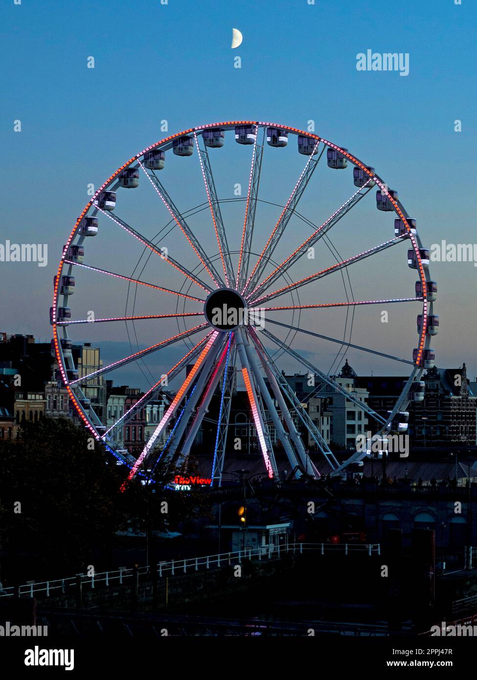 Belgio, Anversa - Giant Wheel / The View Cross Wheel presso la Schelda Foto Stock