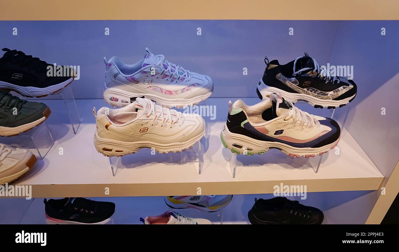 Negozio scarpe skechers hot sale