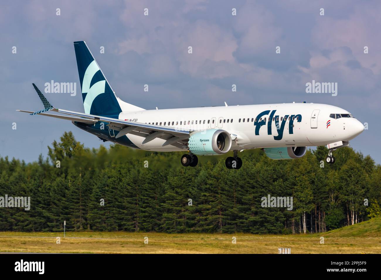 Flyr Boeing 737 MAX 8 aeroplano aeroporto di Oslo in Norvegia Foto Stock