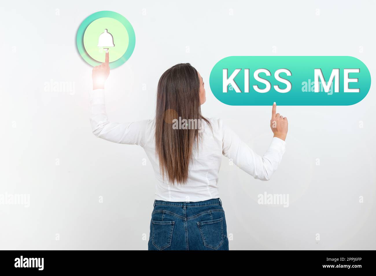 Cartello con la scritta Kiss Me. Vetrina di affari informalmente richiesta di toccare le mie labbra con le vostre labbra o premere contro Foto Stock