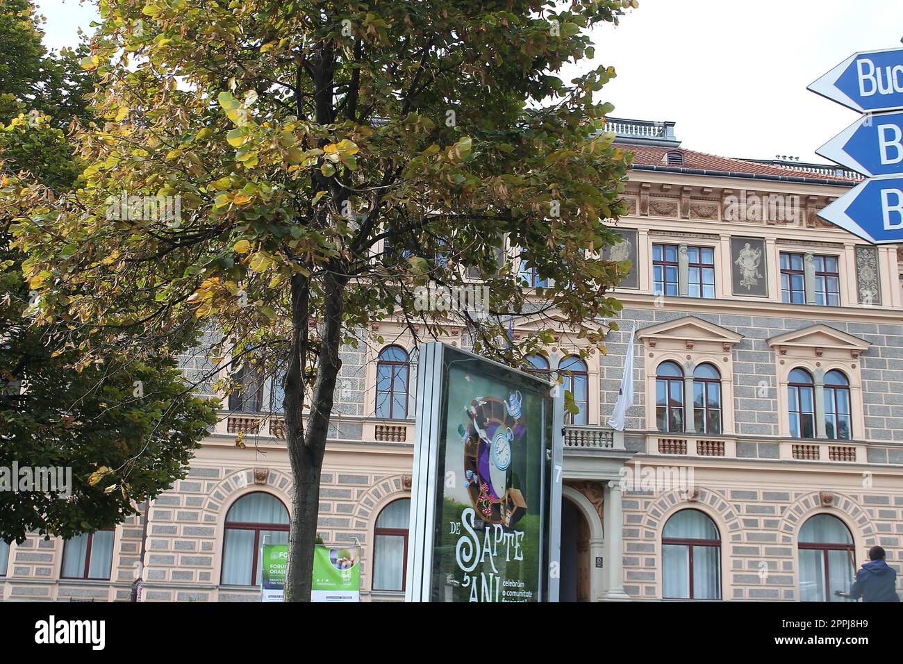 Brasov, Romania - 26 settembre 2022: Vecchie case nel centro storico di Brasov Foto Stock