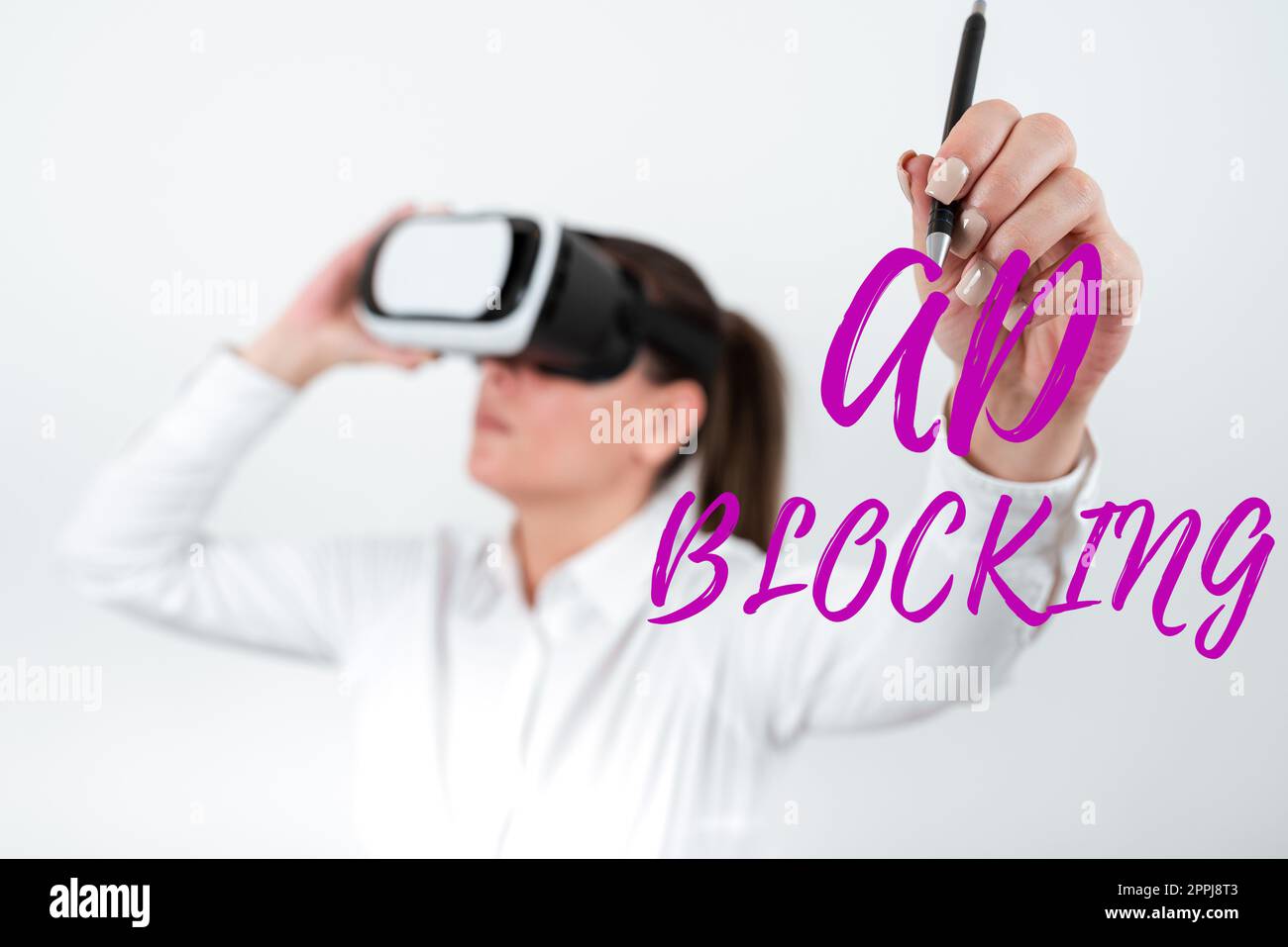 Scrittura a mano segno ad blocco. Programma di idea di affari che rimuoverà i generi differenti di pubblicità dal fotoricettore Foto Stock