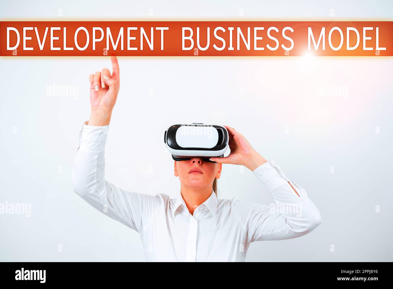 Scrittura visualizzazione testo sviluppo Business Model. La logica di concetto del Internet di come un'organizzazione ha generato Foto Stock