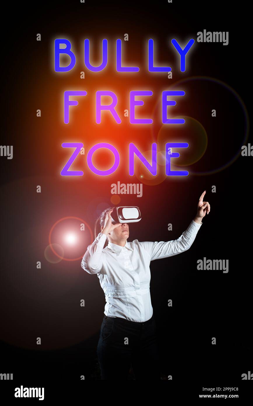 Didascalia di testo che presenta Bully Free zone. Approccio aziendale essere rispettosi di altri bullismo non è consentito qui Foto Stock