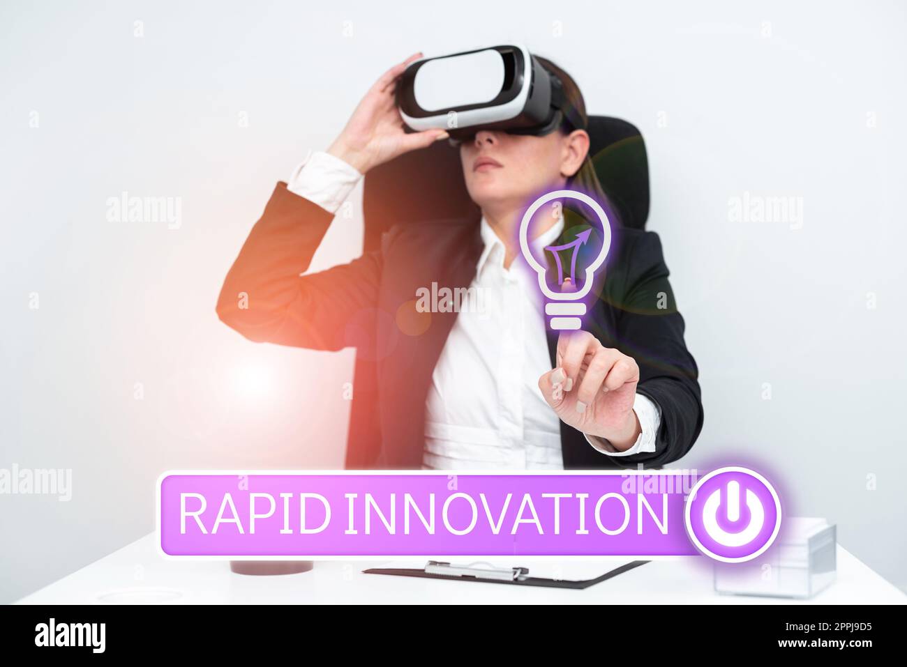 Segnaletica che mostra Rapid Innovation. Il concetto del Internet caratteristica di un Web site che gli algoritmi di Search Engine Foto Stock