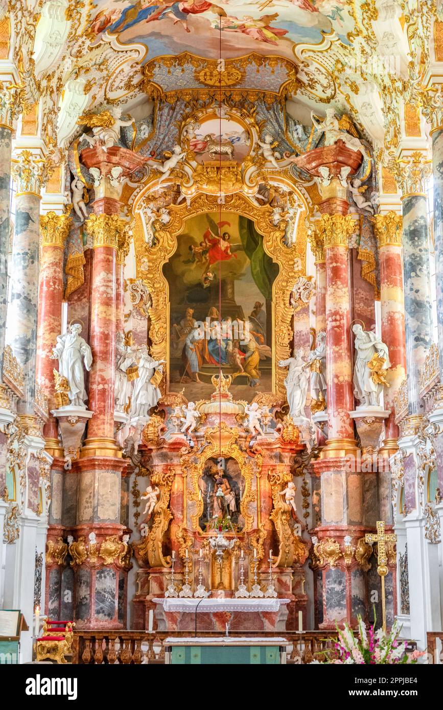 Altare magnificamente progettato in stile rococò della chiesa di Wies in Baviera Foto Stock