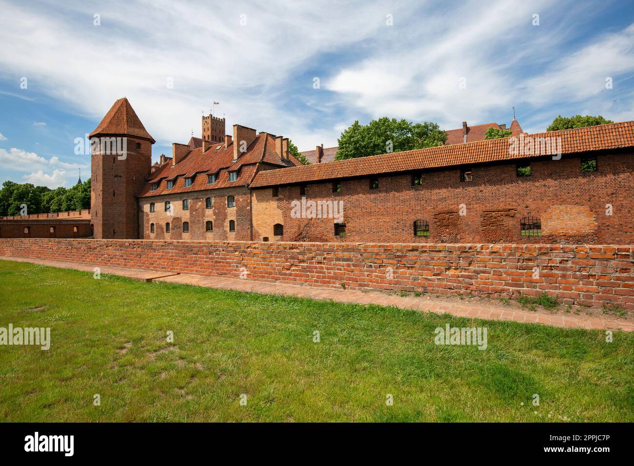 Castello di Malbork del XIII secolo, fortezza teutonica medievale sul fiume Nogat, Malbork, Polonia Foto Stock