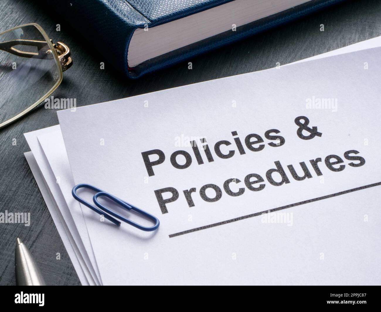 I documenti relativi a criteri e procedure sono riportati nella tabella. Foto Stock